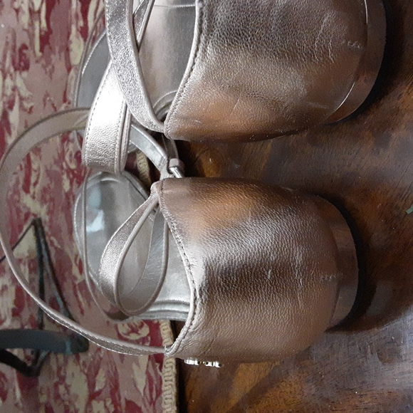 Sandal - Picture 3 of 3